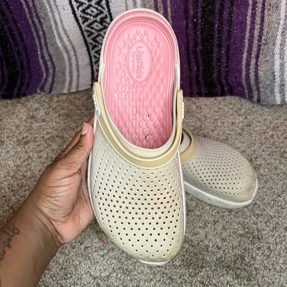 Literide crocs. - Picture 3 of 5